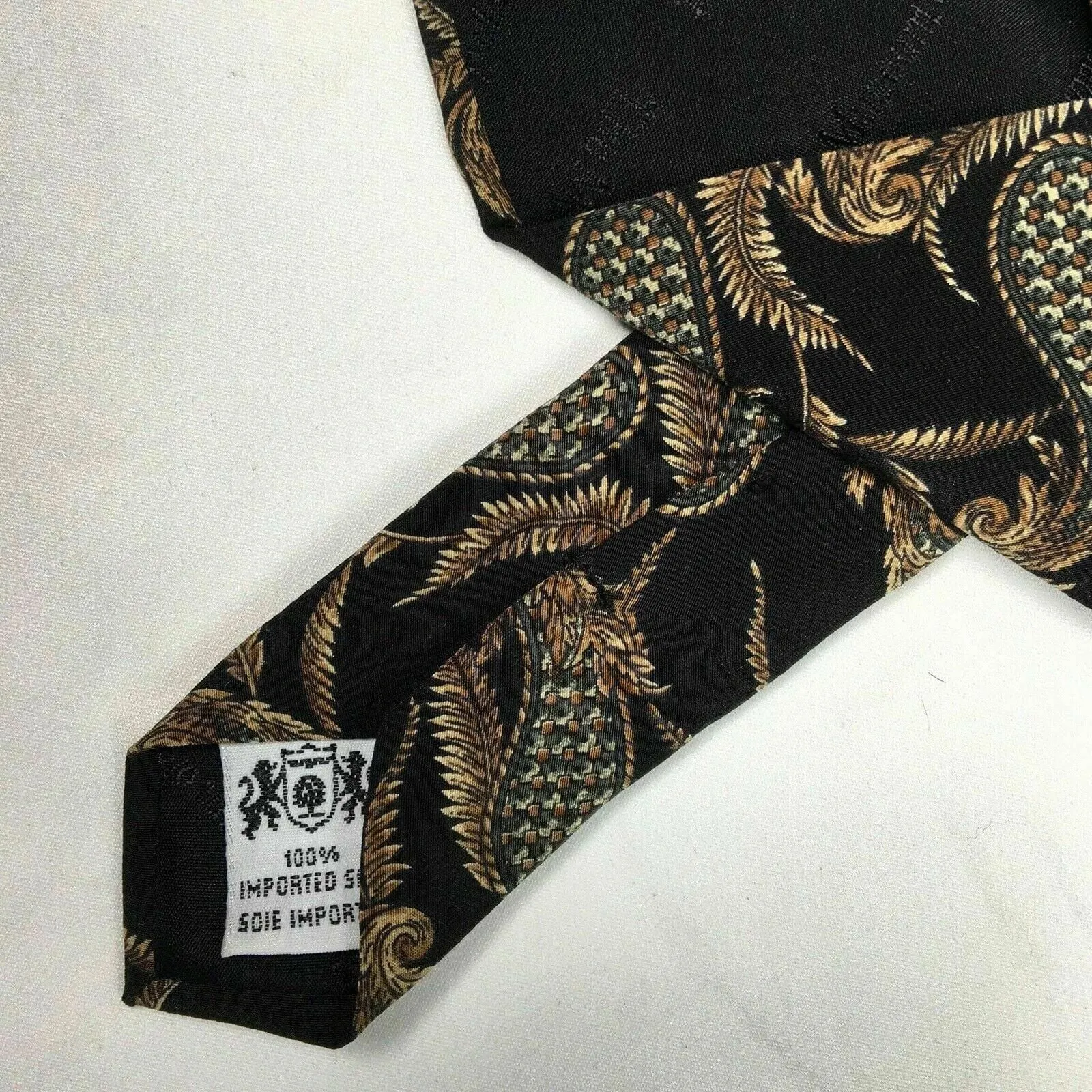 Elegant Metropolitan Museum of Art Black Paisley Print Silk Mens Necktie